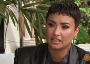 Demi Lovato asegura que cantó ante un público fantasma y recibió una ovación de pie