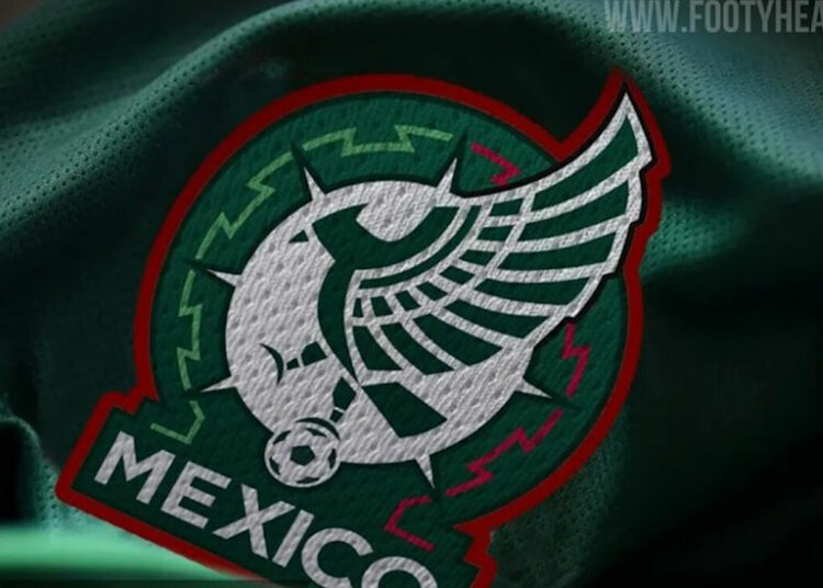 La Selección Mexicana presentó su nuevo escudo y así tundió Faitelson a la FMF