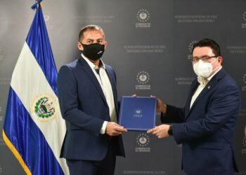 SSF y Defensoría del Consumidor firman convenio que fortalecerá la atención de consultas y reclamos de usuarios