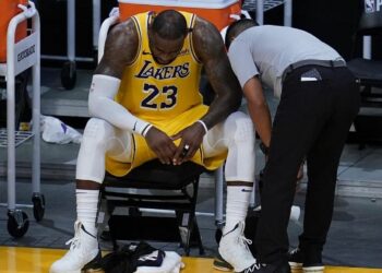 LeBron James tiene coronavirus y será baja en varios partidos de los Lakers en la NBA