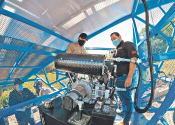 MARN inicia la extracción de ninfa de Laguna de Metapán