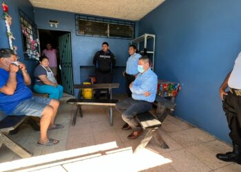 Identifican y multan con $1,700 a familia que maltrató a su perrito reventándole pólvora en las patas, en San Martín