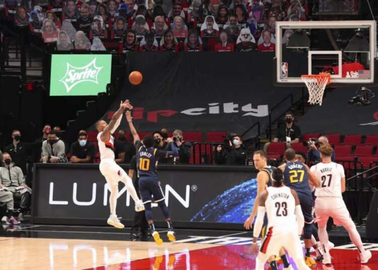 La NBA puso una fecha límite para que los jugadores se apliquen su dosis de refuerzo contra el COVID-19