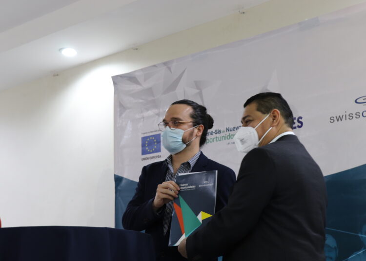 Firman convenio a favor de migrantes retornados desde EE.UU. y México, a la zona oriental del país