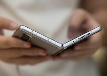 Estos son los dos últimos celulares plegables que llegarán en 2022