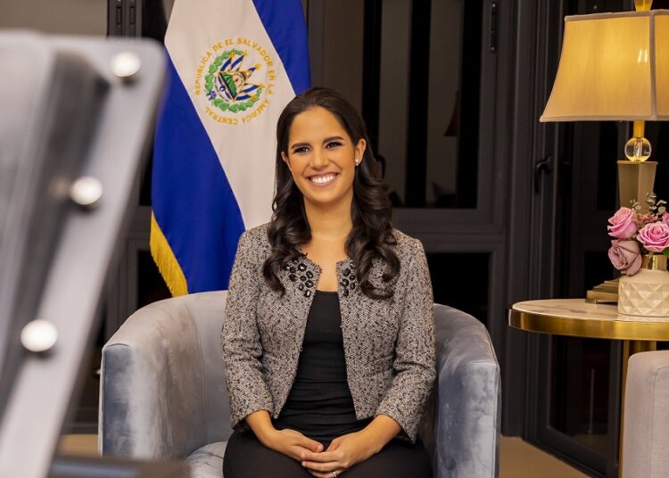 Primera Dama destaca política Crecer Juntos en Cumbre de Tokio sobre Nutrición para el Crecimiento