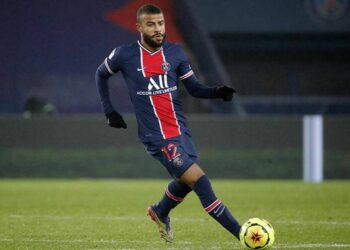 París Saint Germain inició la depuración de su plantel y confirmó la salida del volante brasileño Rafinha