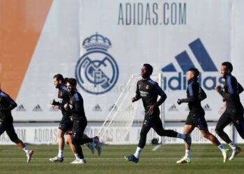 El Real Madrid confirma positivos por COVID de cuatro jugadores, además de Modric y Marcelo