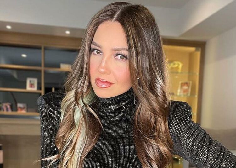 Thalía compartió detalles sobre el tratamiento para su lesión en la espalda