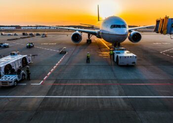 Más de 3.000 vuelos fueron cancelados en todo el mundo en víspera de Navidad por los contagios en el personal de las líneas aéreas