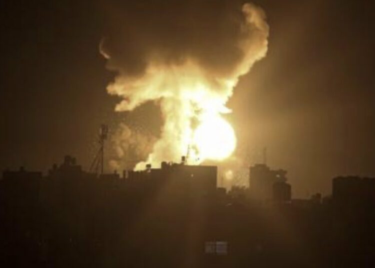 Israel ataca objetivos de Hamás en Gaza