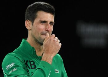 Novak Djokovic apeló su expulsión de Australia y fue alojado en un hotel de refugiados hasta el lunes