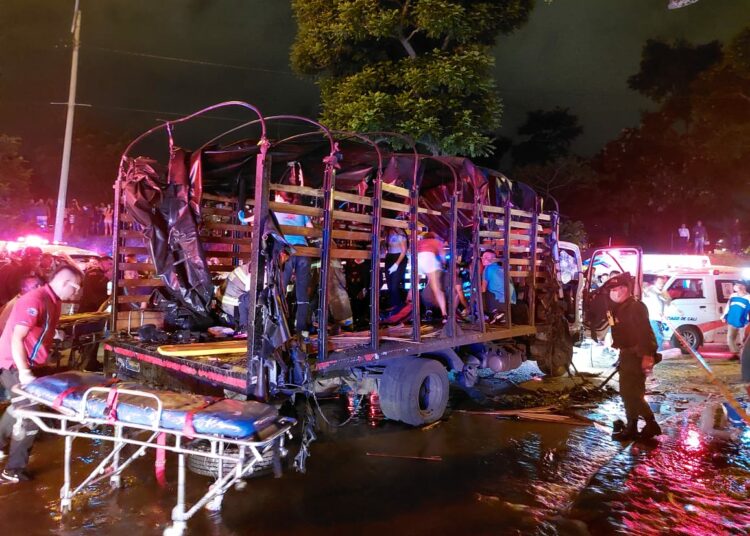 Al menos 10 policías heridos deja ataque con explosivos en el sur de Cali, Colombia