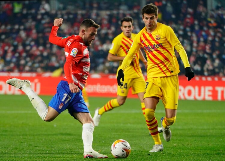 El Barcelonaa empata 1-1 en Granada y sigue fuera de zona Champions