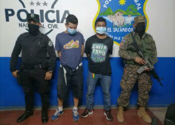 FAES y PNC capturan a 2 sujetos con porciones de marhuana y crack