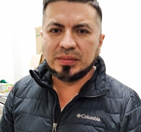 Capturan a un sujeto en el aeropuerto Monseñor Romero que transportaban cocaína en canastas artesanales