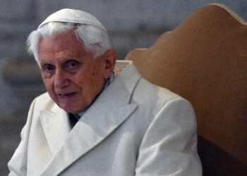 Papa Benedicto XVI admite falso testimonio en informes de abuso
