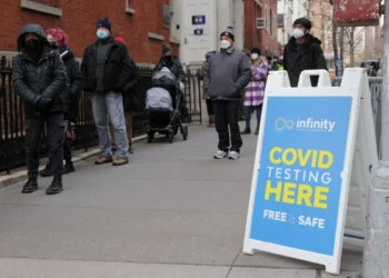 Récord de casos de COVID-19 en Estados Unidos: más de dos millones de contagios en una semana