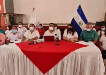 Maestros agremiados piden retrasar las clases semipresenciales ante aumento de contagios de covid-19