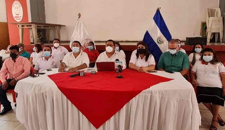 Maestros agremiados piden retrasar las clases semipresenciales ante aumento de contagios de covid-19