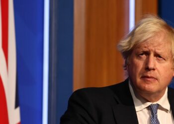 Boris Johnson anunció que visitará Ucrania y que mantendrá conversaciones privadas con Vladimir Putin para frenar el avance ruso