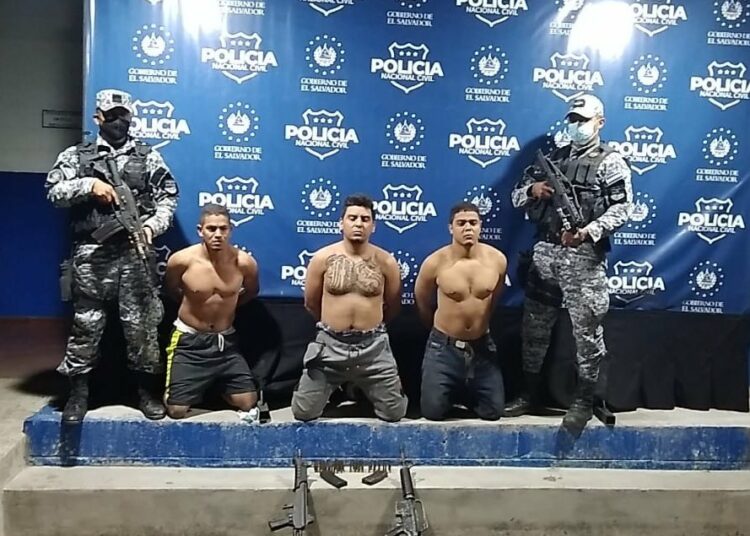 Capturan a peligrosos pandilleros con armas de fuego, en Ilopango