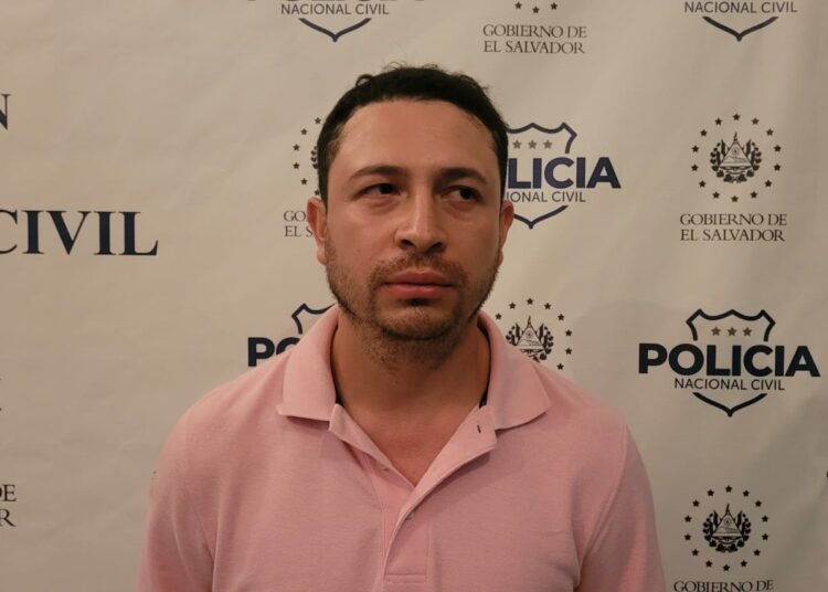 Capturan a sujeto en flagrancia por lesionar a una mujer en San Salvador