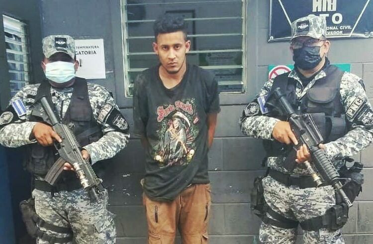 Capturan a sujeto en el momento exacto que transportaba abundante droga