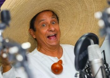 Otorgan título de Hijo Meritísimo de El Salvador a Rolando Menéndez, «El Cipitío»