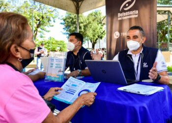 Defensoría continúa ejecutando Plan Escolar 2022 para cuidar el bolsillo de los salvadoreños