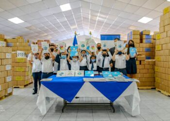 Ministerio de Educación arranca primera fase de entrega de 4 millones de libros a estudiantes del sector público y privado