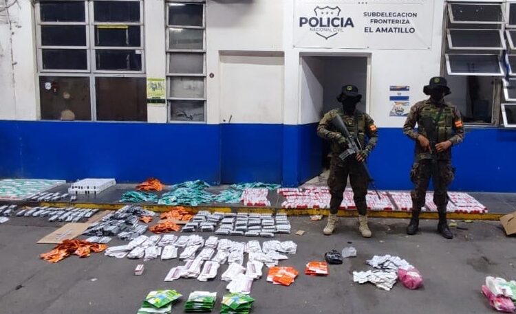 Sujetos abandonan cajas de medicamentos valoradas en más de $18,000 tras notar presencia militar