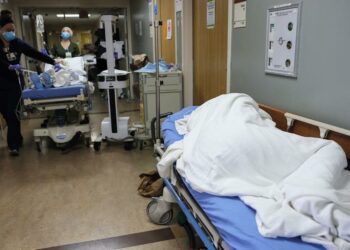 Estados Unidos bate nuevo récord de hospitalizaciones por covid: más de 145 mil pacientes