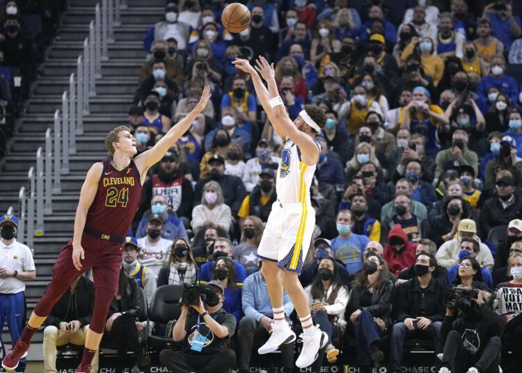 Después de 941 días, y luego de superar dos lesiones de gravedad, Klay Thompson regresa a lo grande: 17 puntos en 20 minutos y los Warriors meten más miedo