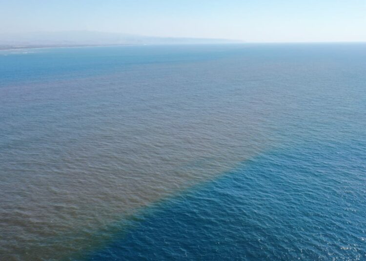 Emiten máxima alerta por la presencia de marea roja en la costa salvadoreña