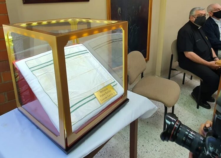 Trasladan reliquia del sacerdote Rutilio Grande al seminario San José de la Montaña