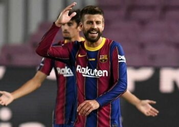 Piqué publica en Twitter una captura de pantalla de su sueldo y genera una ola de reacciones