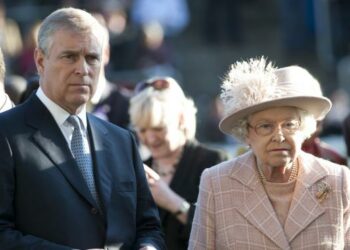 Despojan al príncipe Andrés de sus títulos militares y de sus obras de caridad en medio de la demanda por abuso sexual