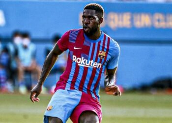 El Barça renueva a Umtiti hasta 2026 con rebaja salarial e inscribe a Ferran