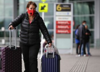 Ómicron sigue avanzando y provoca masiva cancelación de vuelos en Latinoamérica