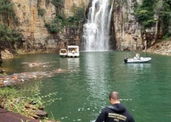 Sube a 10 la cantidad de muertos por el derrumbe del acantilado en Brasil