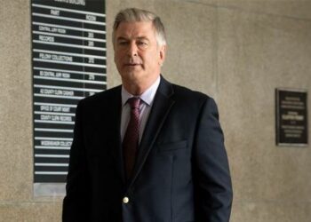 Alec Baldwin fue demandado por difamación por la familia de un marine asesinado en Afganistán