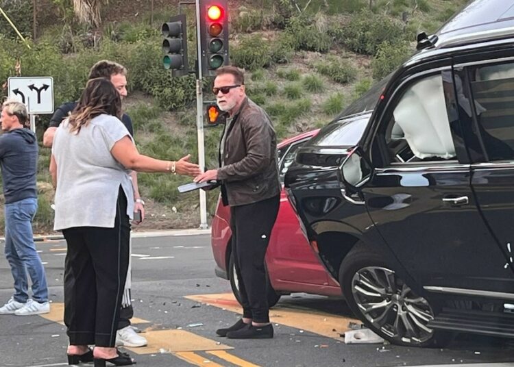 Arnold Schwarzenegger protagonizó un accidente de varios vehículos en Los Ángeles