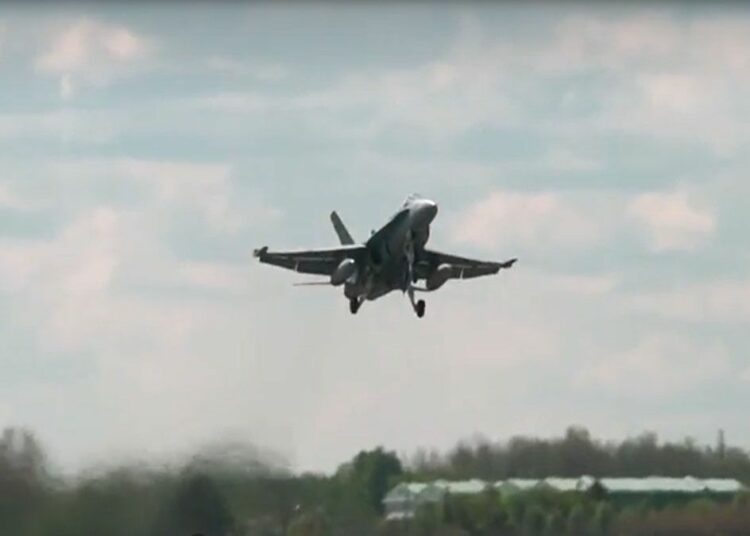 OTAN refuerza defensa del este de Europa con aviones y navíos