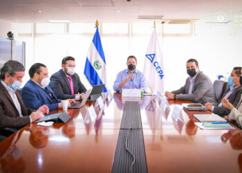 Avanzan trabajos de ampliación y modernización del puerto de Acajutla