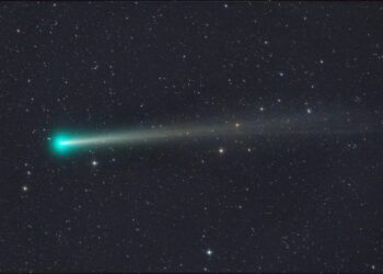 El cometa más brillante del 2021 se acercará este lunes a una distancia mínima al Sol de 92 millones de kilómetros