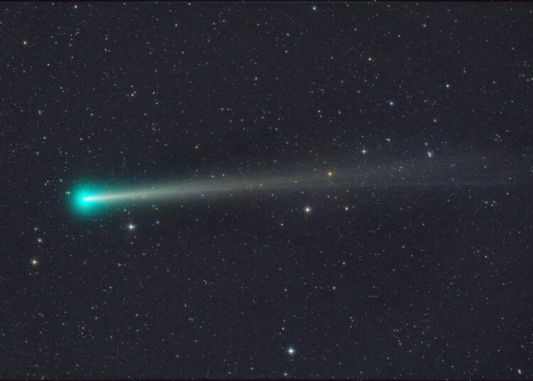 El cometa más brillante del 2021 se acercará este lunes a una distancia mínima al Sol de 92 millones de kilómetros