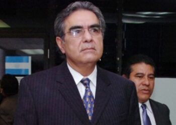 Exministro David Gutiérrez no se presenta ante Juzgado y CCR confirma desvío de $3.2 millones en proyecto de bulevar Diego de Holguín