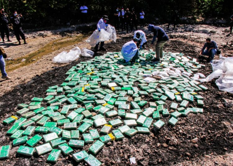 Destruyen 500 kilos de cocaína decomisados en Usulután por un valor de $12.5 millones