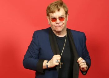 Elton John se contagia de coronavirus y aplaza varios shows de su gira por EE.UU.